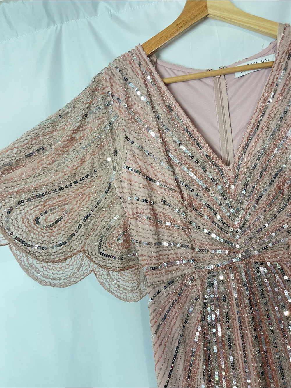 NWT Mac Duggal 93583 Pink Sequined V Neck Cape Sleeve Column Gown Size 4 - Picture 2 of 11